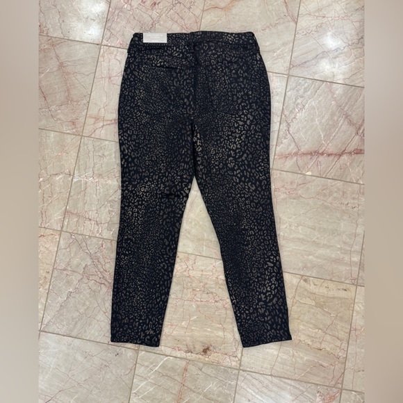 Chico's Black and Gold animal print leopard Pants jeggings NWT! Size 1.5P or 10P - Picture 2 of 5